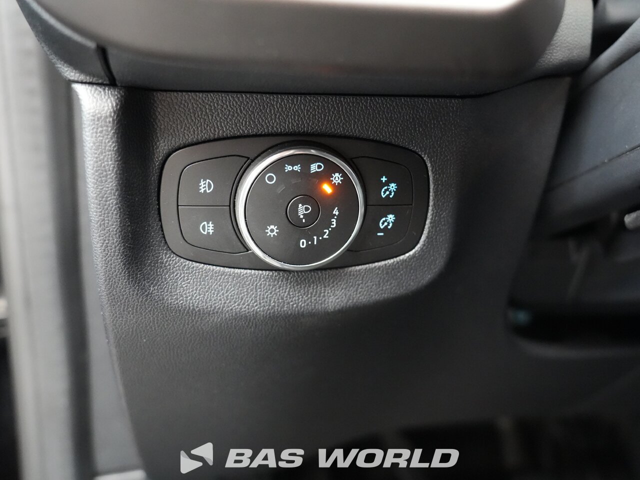 Other : Ford Transit Courier 100pk Gesloten bestelwagen