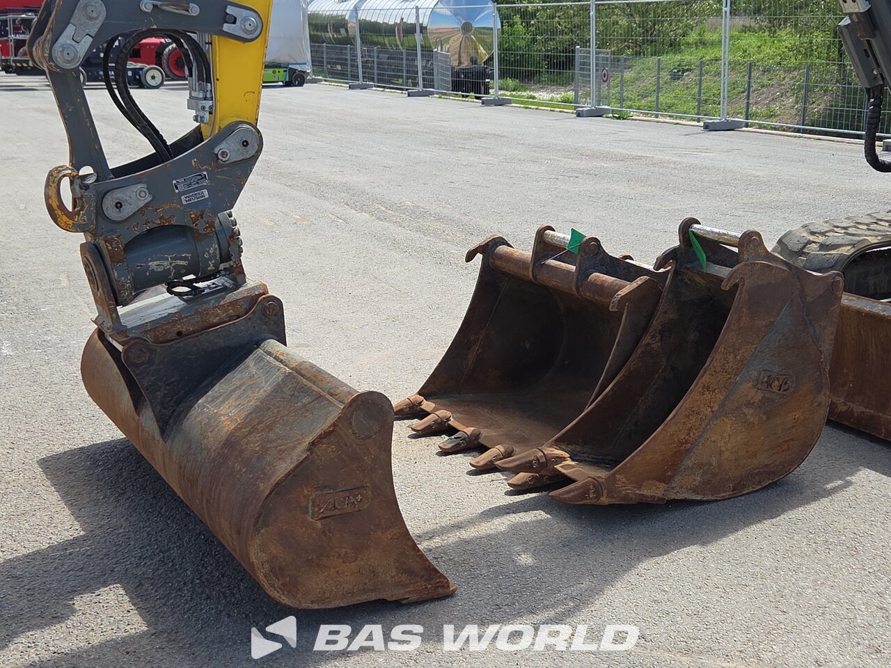 Other : Wacker Neuson ET90 среден багер