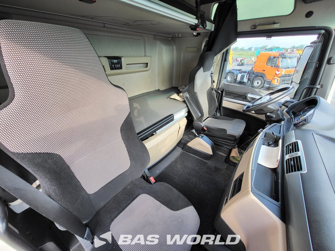 Other : MAN TGX 18.460 sattelzugmaschine