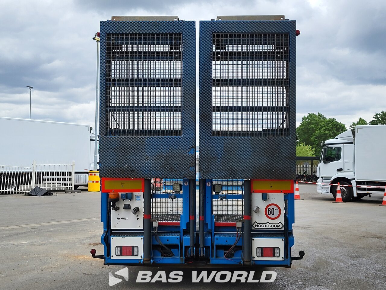 Other : Nooteboom Semi-reboque porta máquinas
