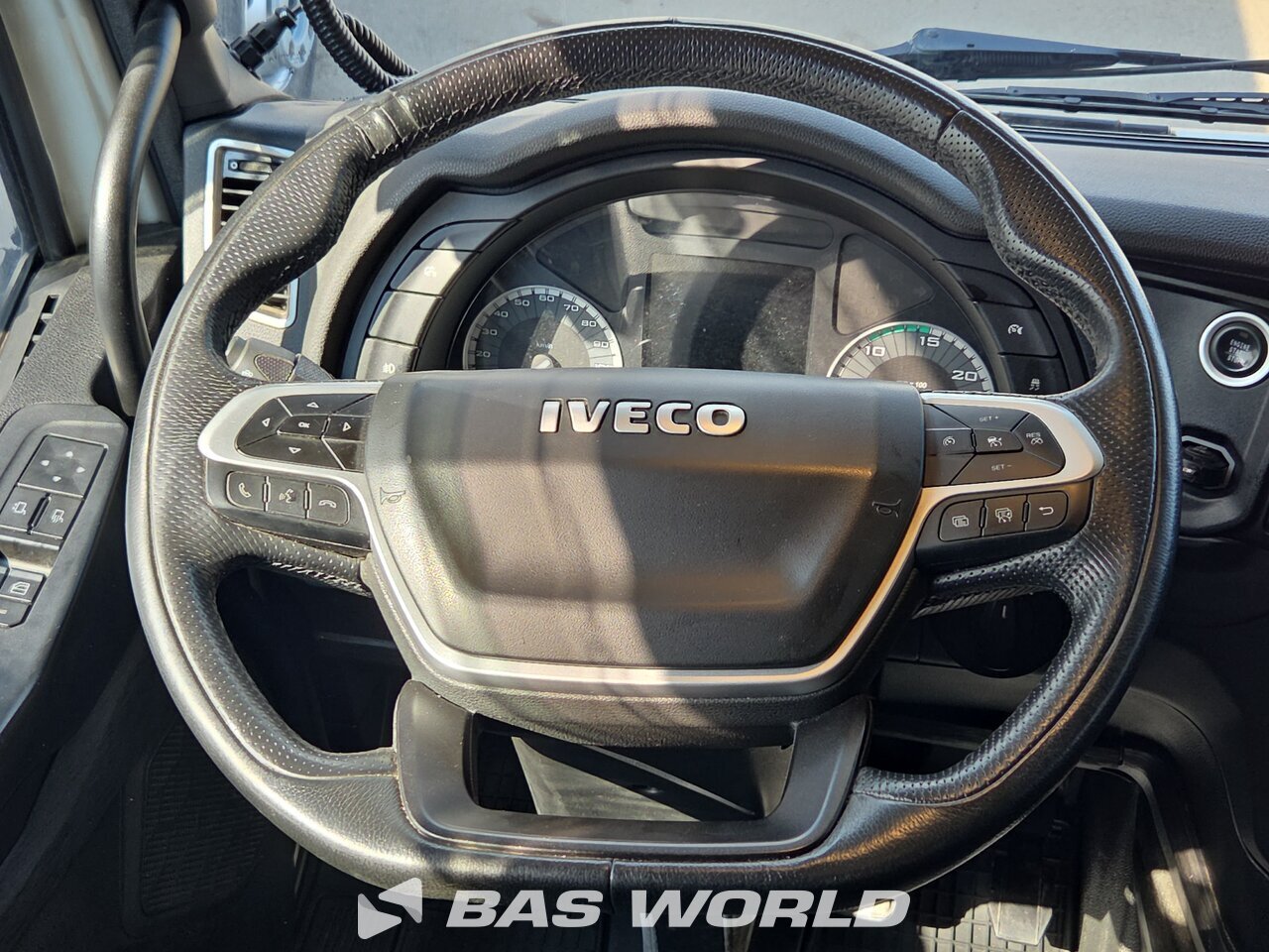 Other : Iveco S-Way 570 Trekker