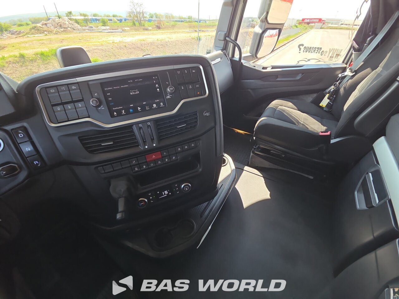 Other : Iveco S-Way 570 Trekker