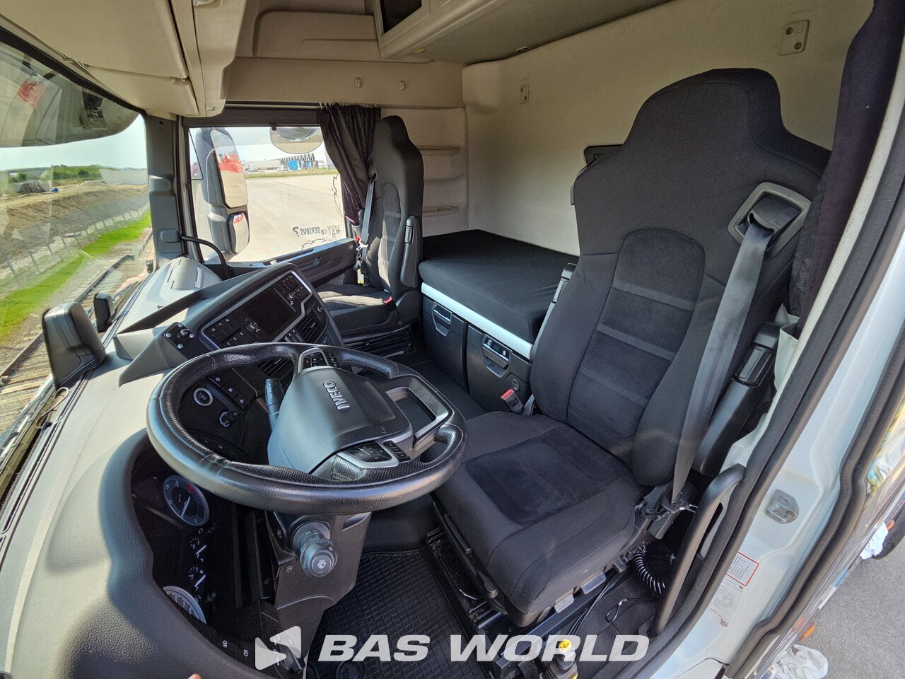 Other : Iveco S-Way 570 Trekker
