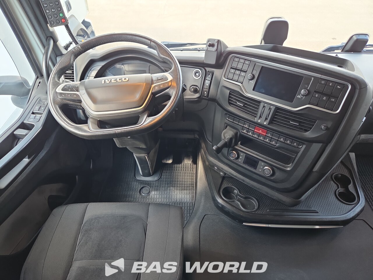 Other : Iveco S-Way 570 Trekker