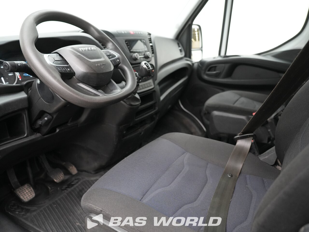 Other : Iveco Daily 35C14 مفتوح
