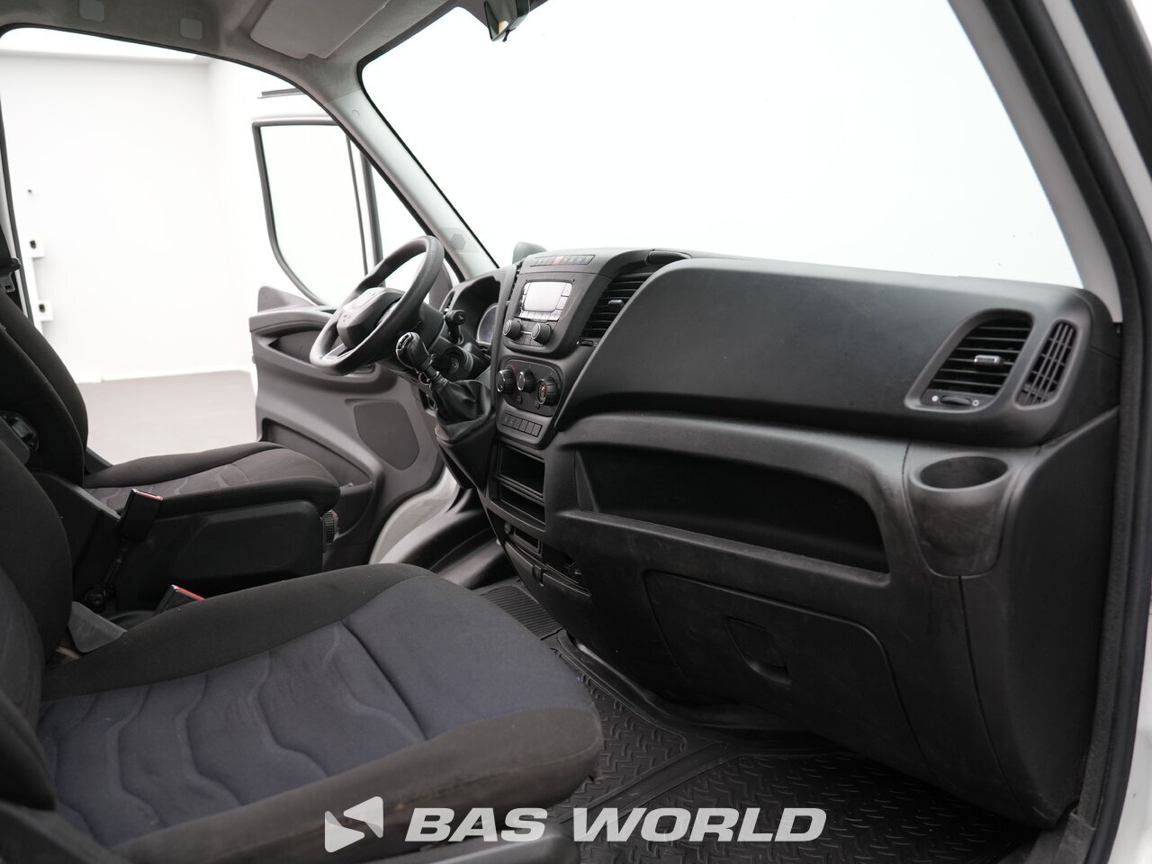 Other : Iveco Daily 35C14 مفتوح