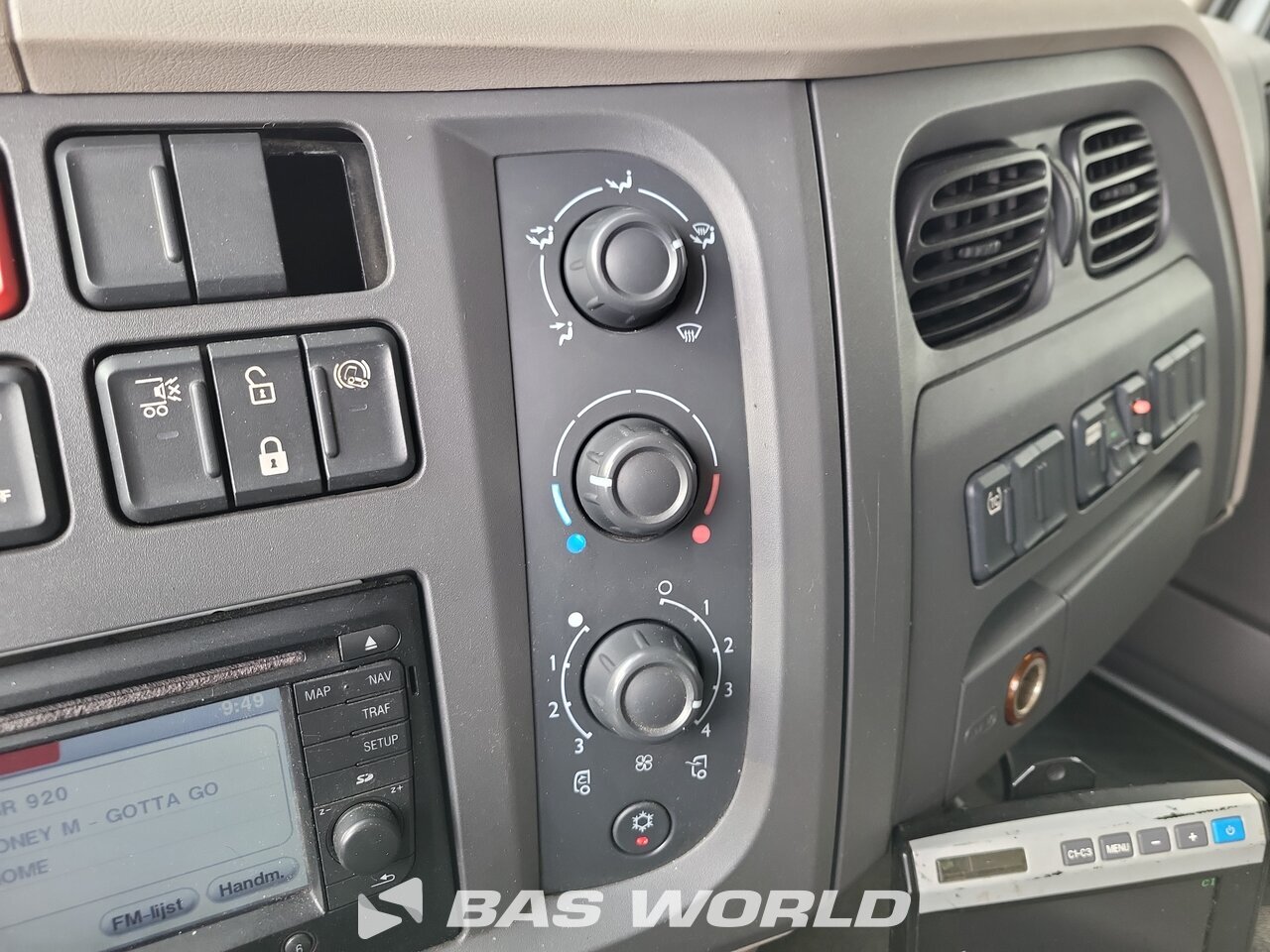 Other : DAF LF 220 Box body truck