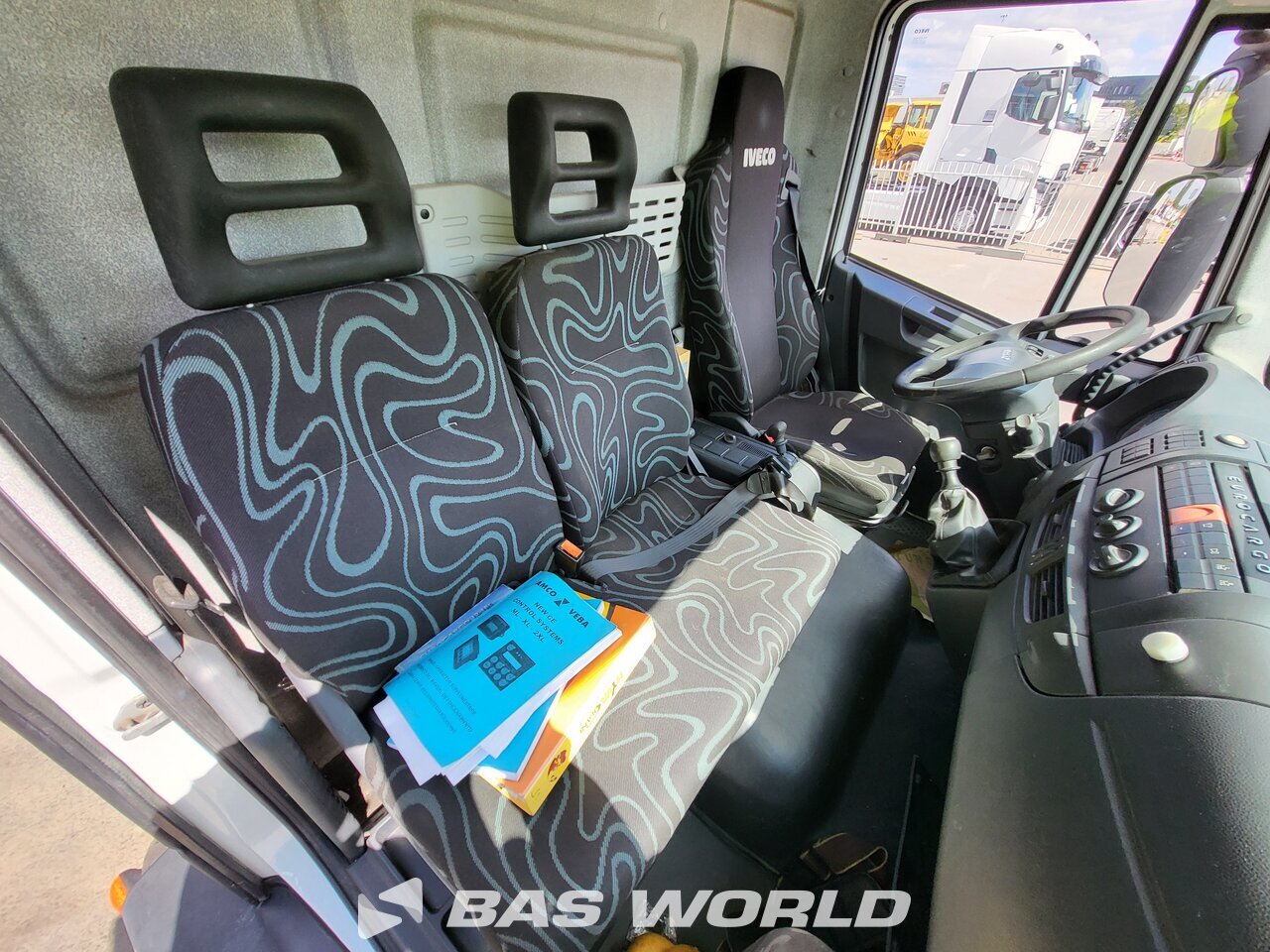 Other : Iveco Eurocargo 180E250 شاحنات مسطحة