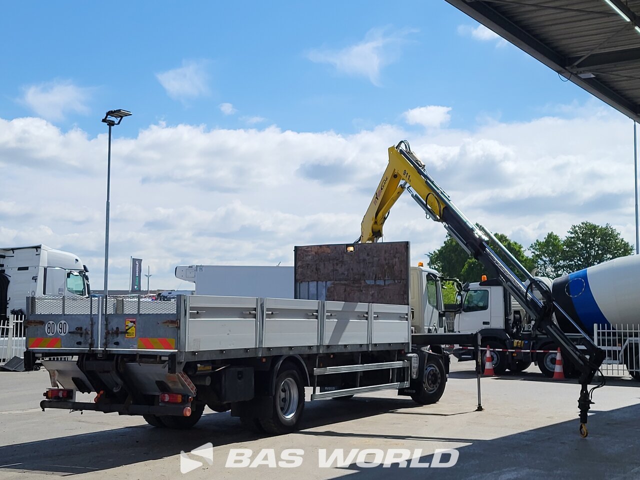 Other : Iveco Eurocargo 180E250 شاحنات مسطحة