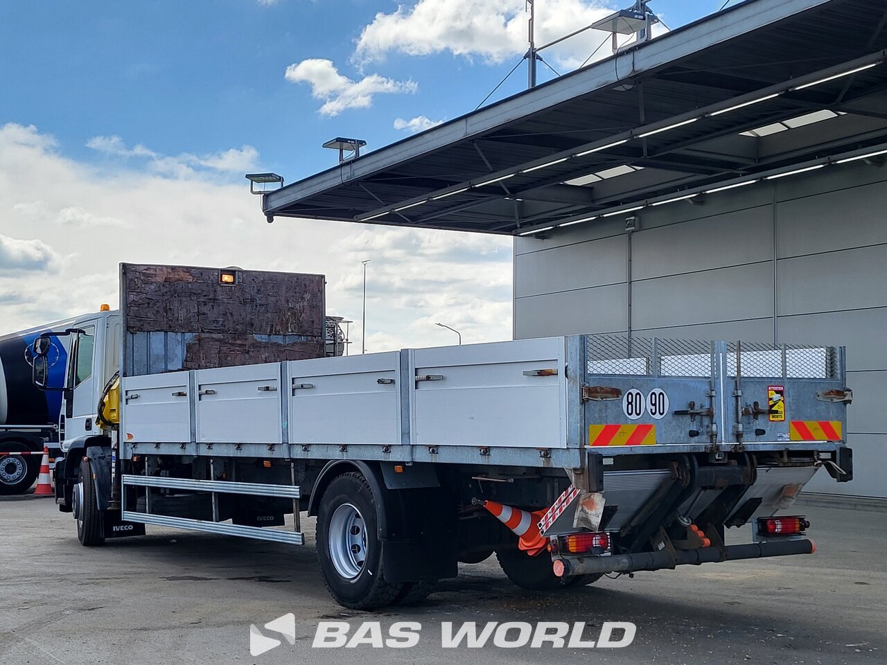 Other : Iveco Eurocargo 180E250 شاحنات مسطحة