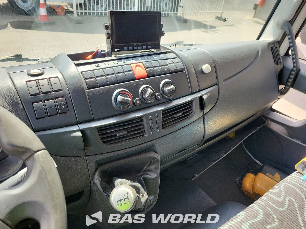 Other : Iveco Eurocargo 180E250 شاحنات مسطحة