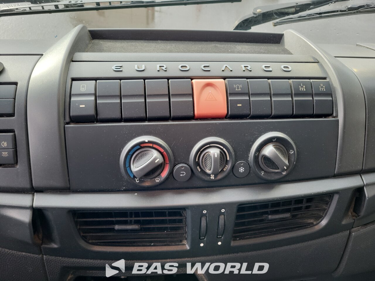 Other : Iveco Eurocargo 160E280 شاحنات مسطحة