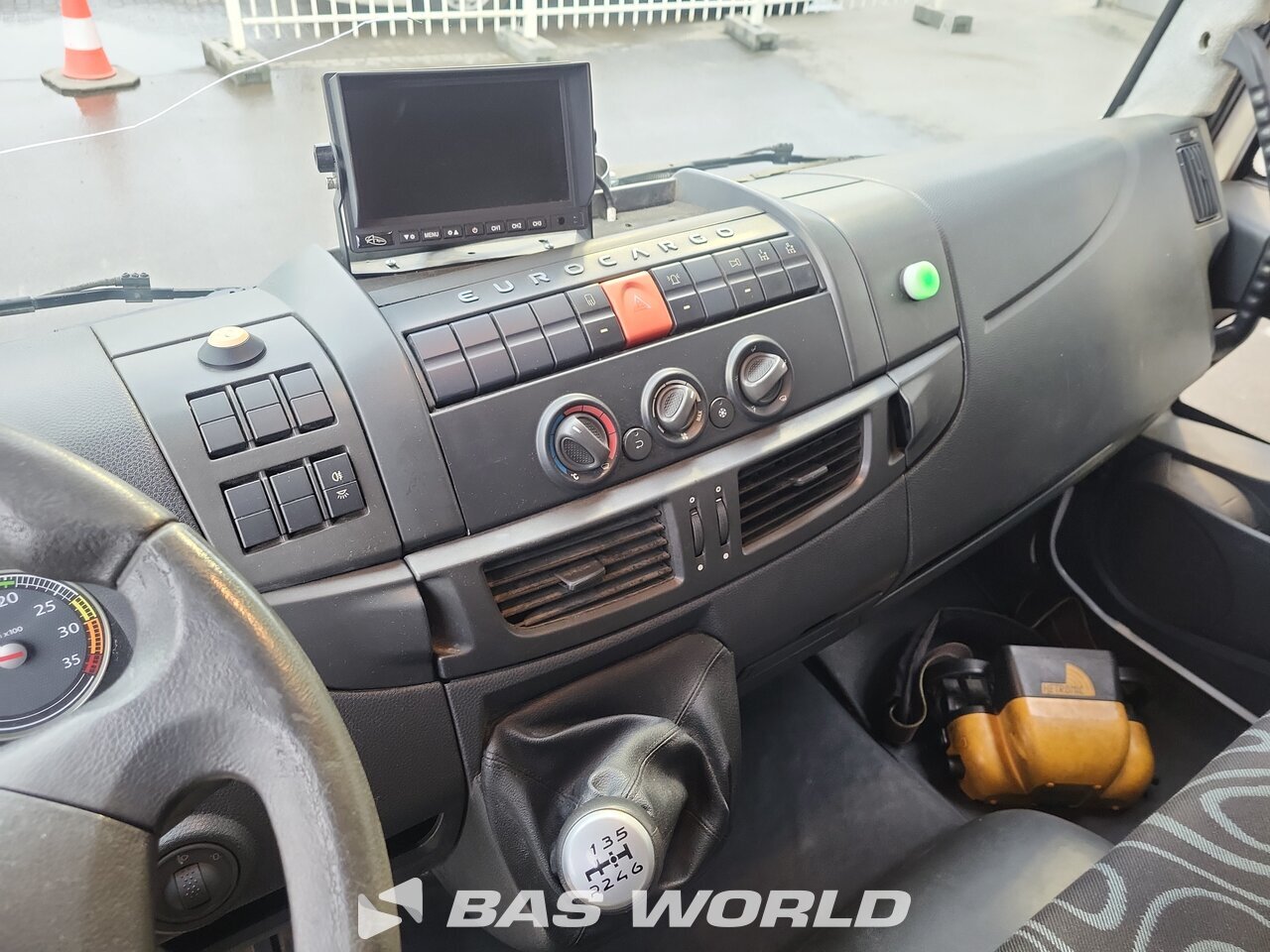 Other : Iveco Eurocargo 180E250 شاحنات مسطحة