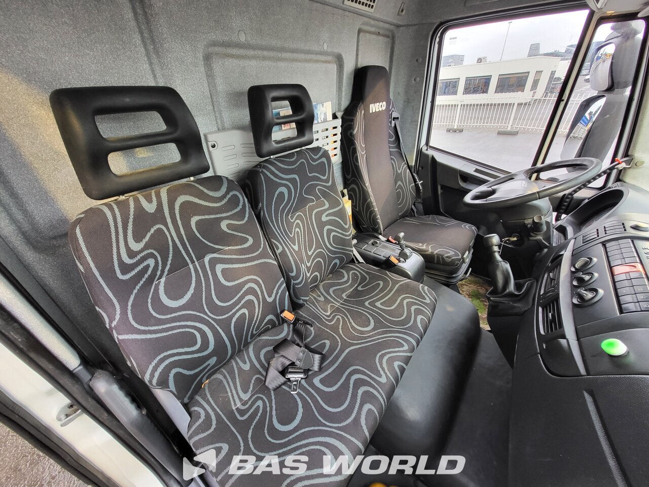 Other : Iveco Eurocargo 180E250 شاحنات مسطحة