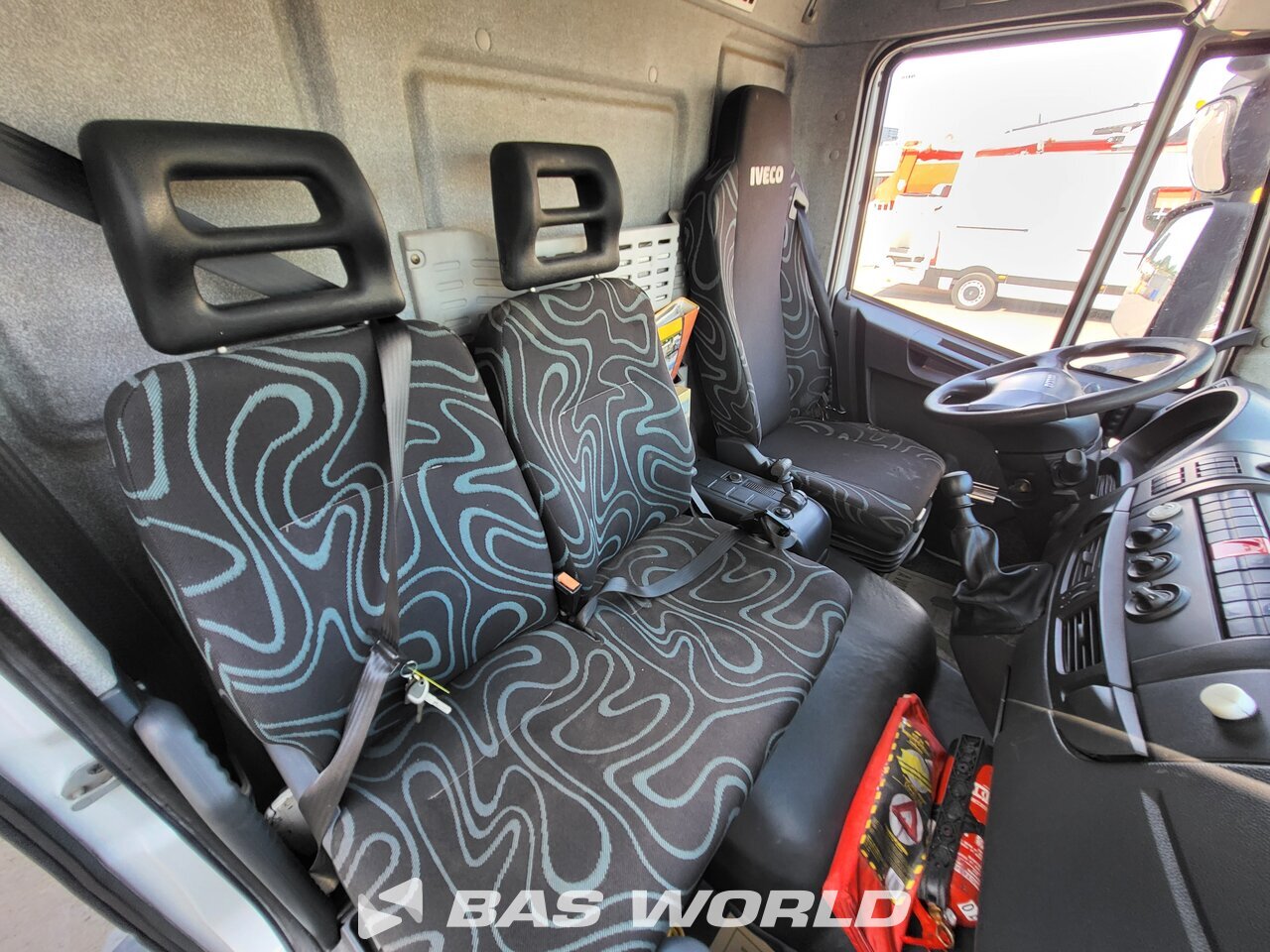 Other : Iveco Eurocargo 180E250 شاحنات مسطحة