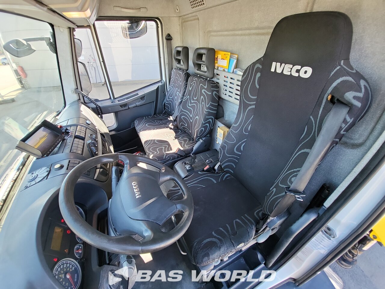 Other : Iveco Eurocargo 180E300 شاحنات مسطحة