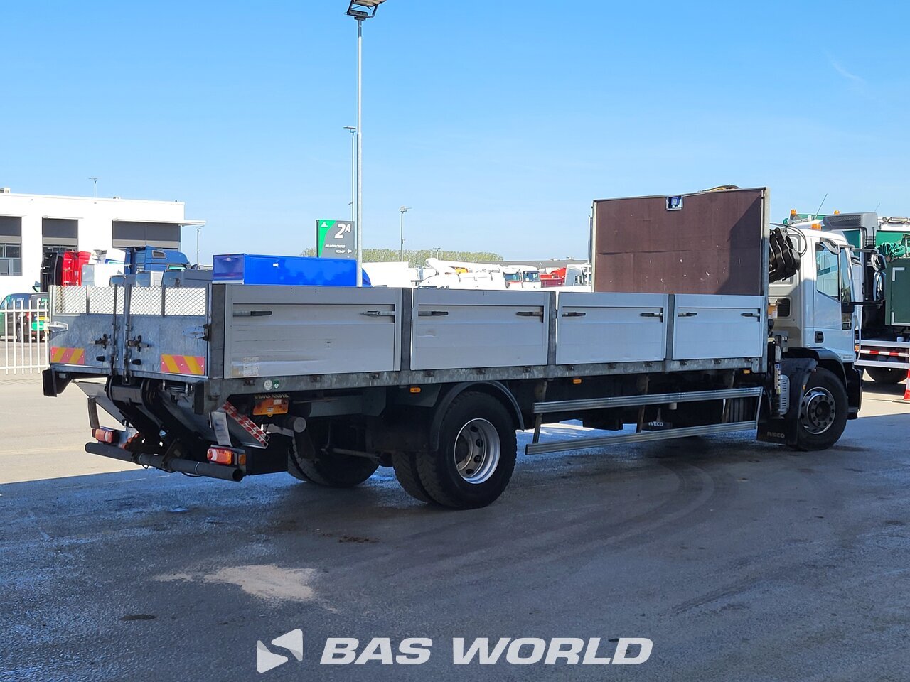 Other : Iveco Eurocargo 180E300 شاحنات مسطحة