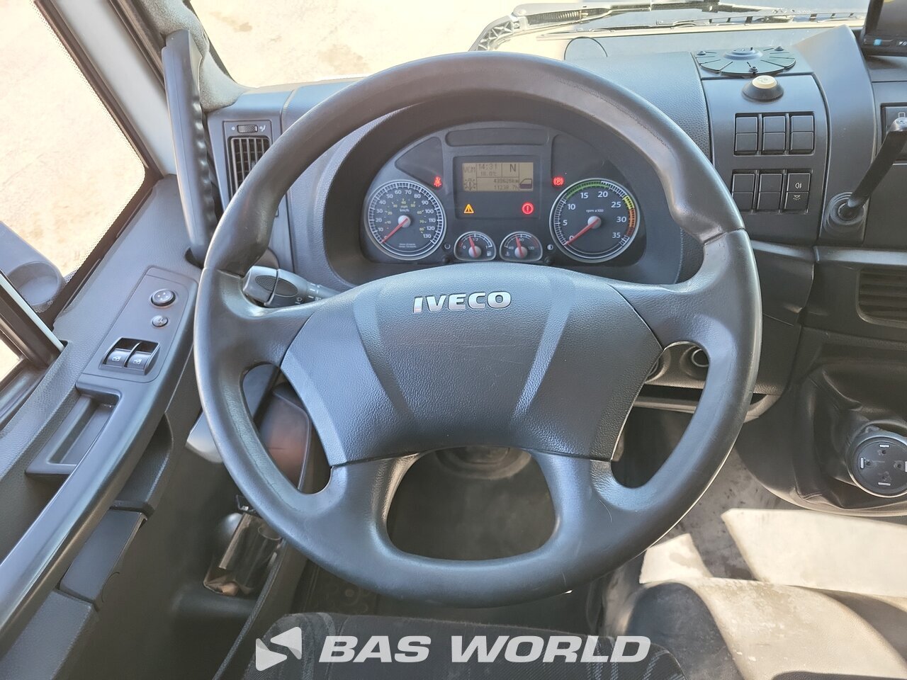 Other : Iveco Eurocargo 180E300 شاحنات مسطحة
