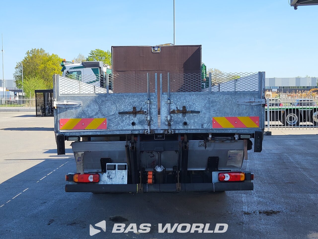 Other : Iveco Eurocargo 180E300 شاحنات مسطحة