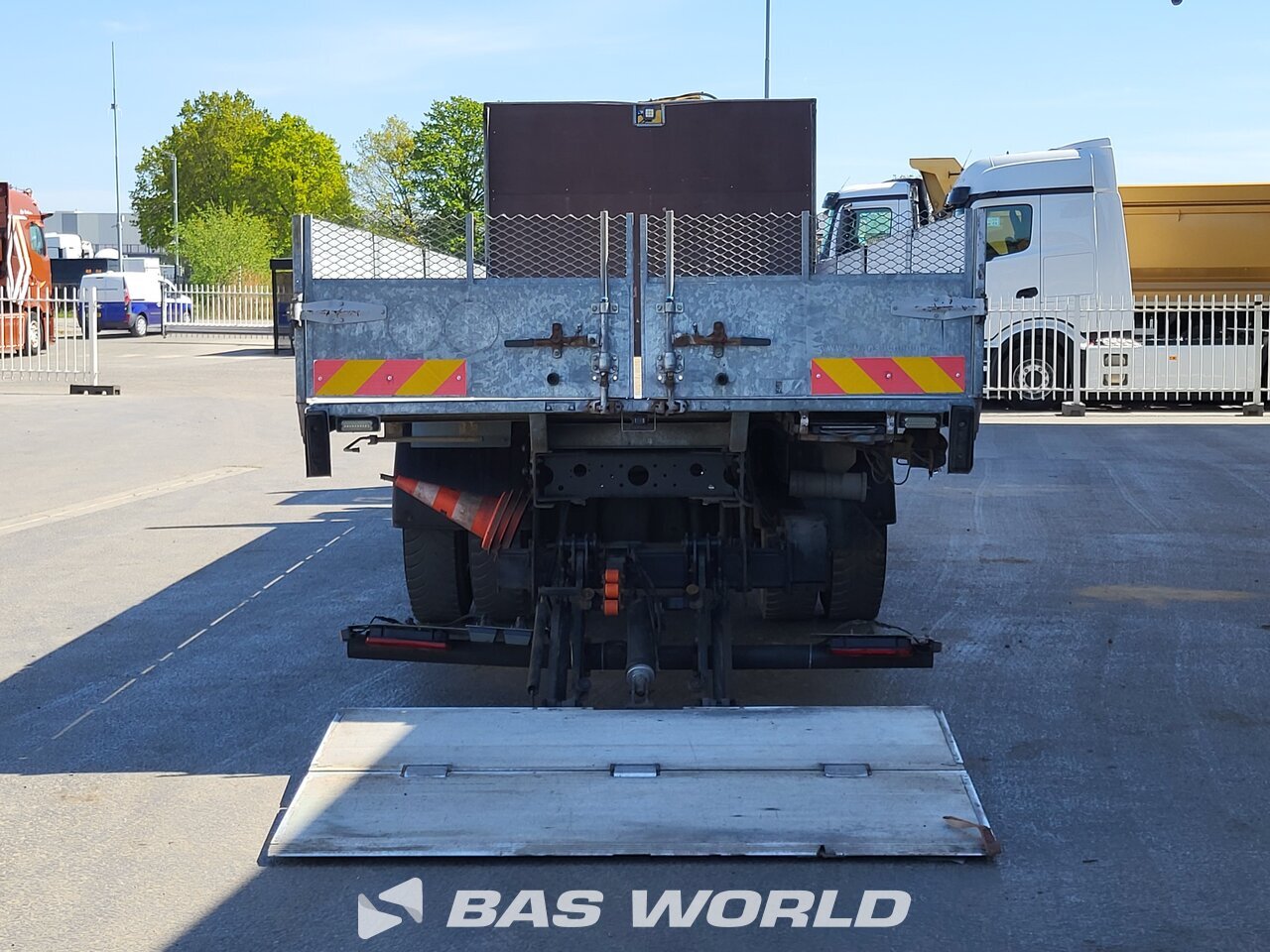 Other : Iveco Eurocargo 180E300 شاحنات مسطحة