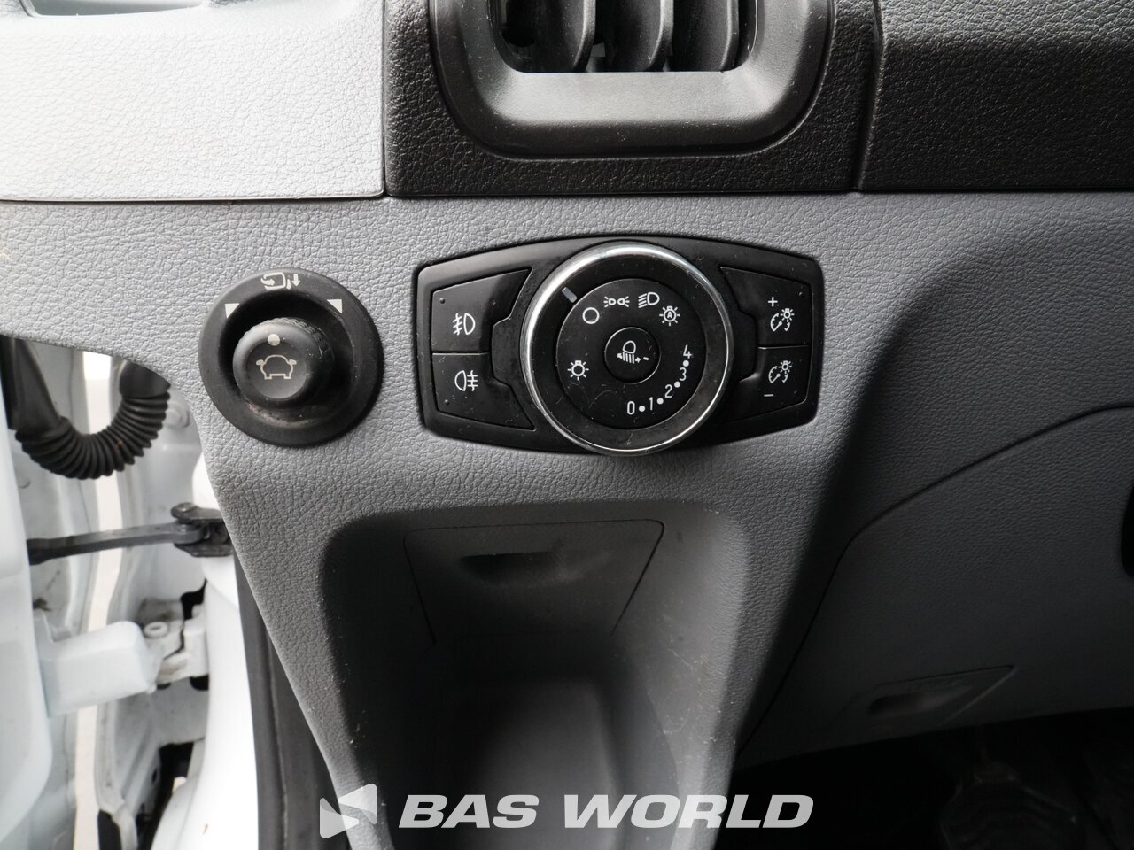 Other : Ford Transit 130pk Furgão