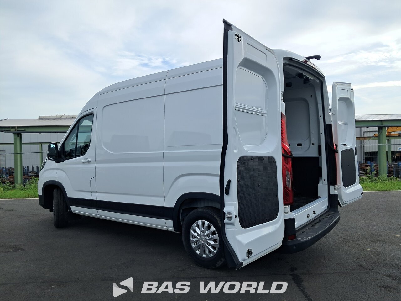 Other : Maxus eDeliver 9 Closed box van