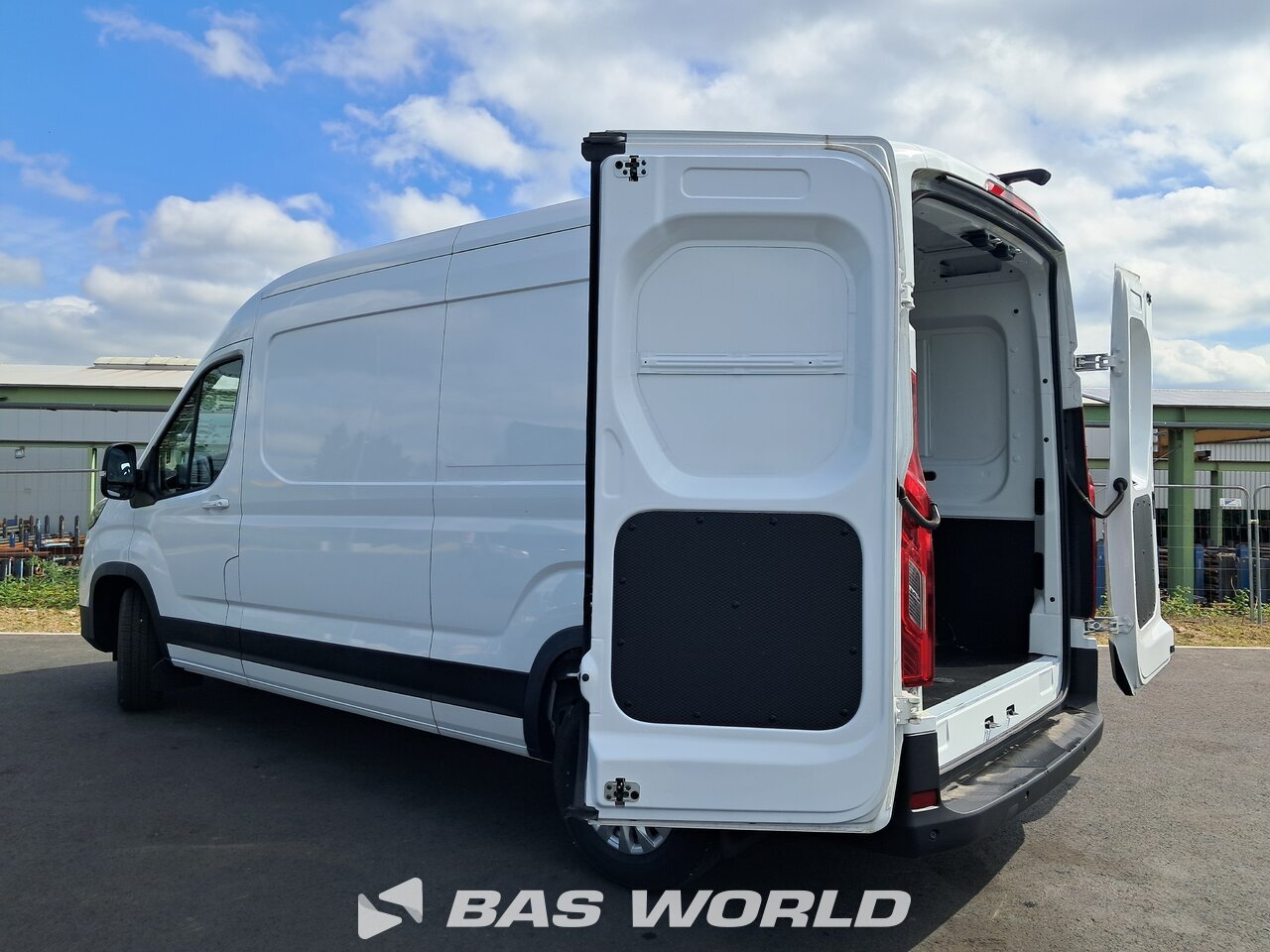 Other : Maxus eDeliver 9 Closed box van