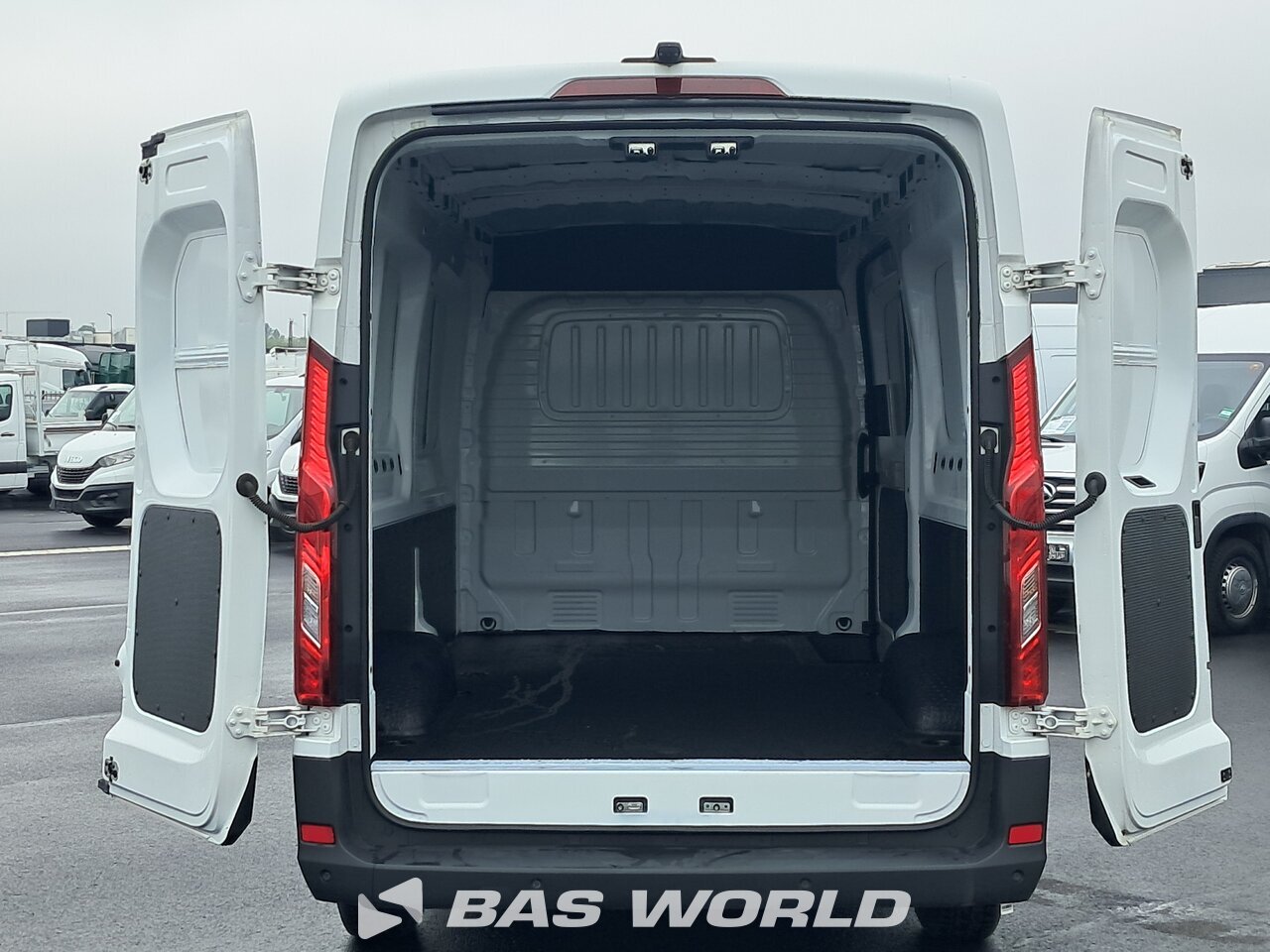 Other : Maxus eDeliver 9 Closed box van