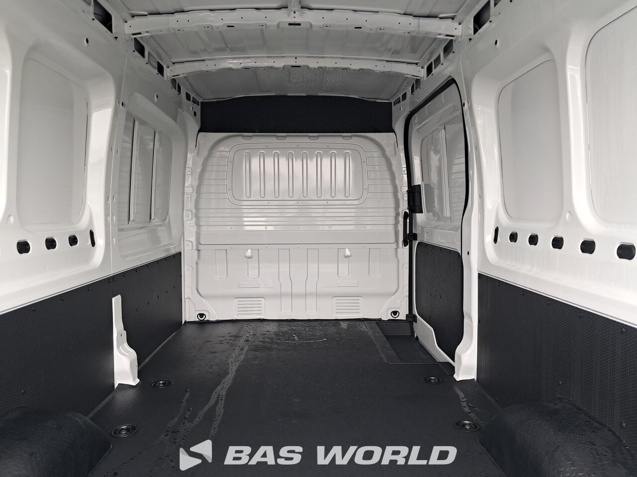 Other : Maxus eDeliver 9 Closed box van