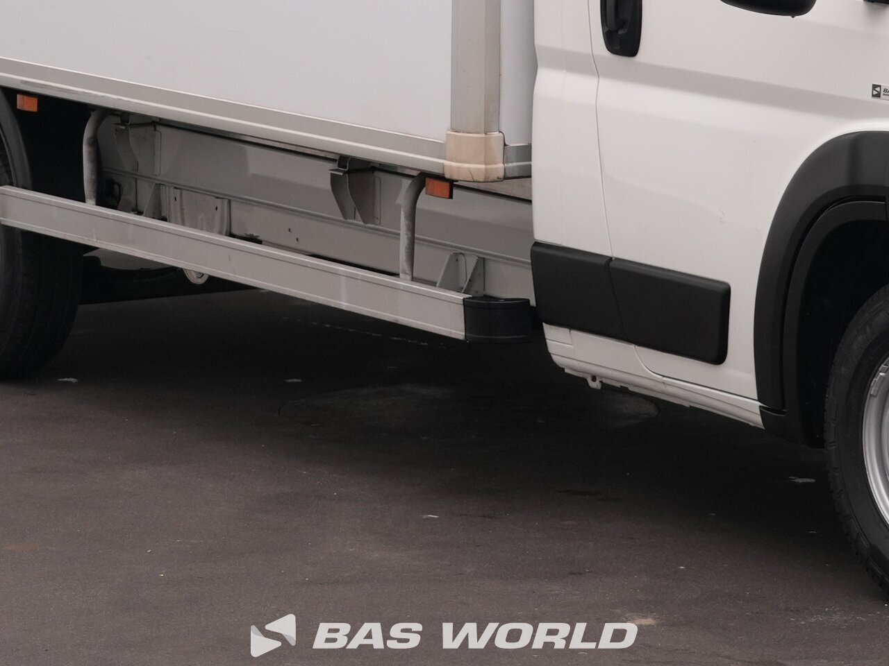 Other : Peugeot Boxer 140PK Stängda lastbilskarosser
