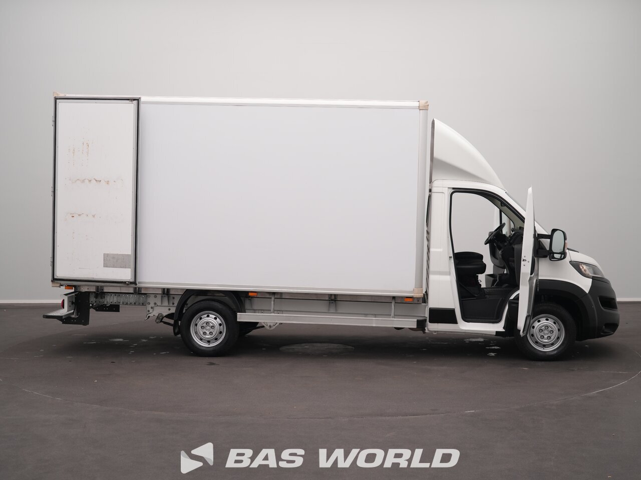 Other : Peugeot Boxer 140PK Stängda lastbilskarosser