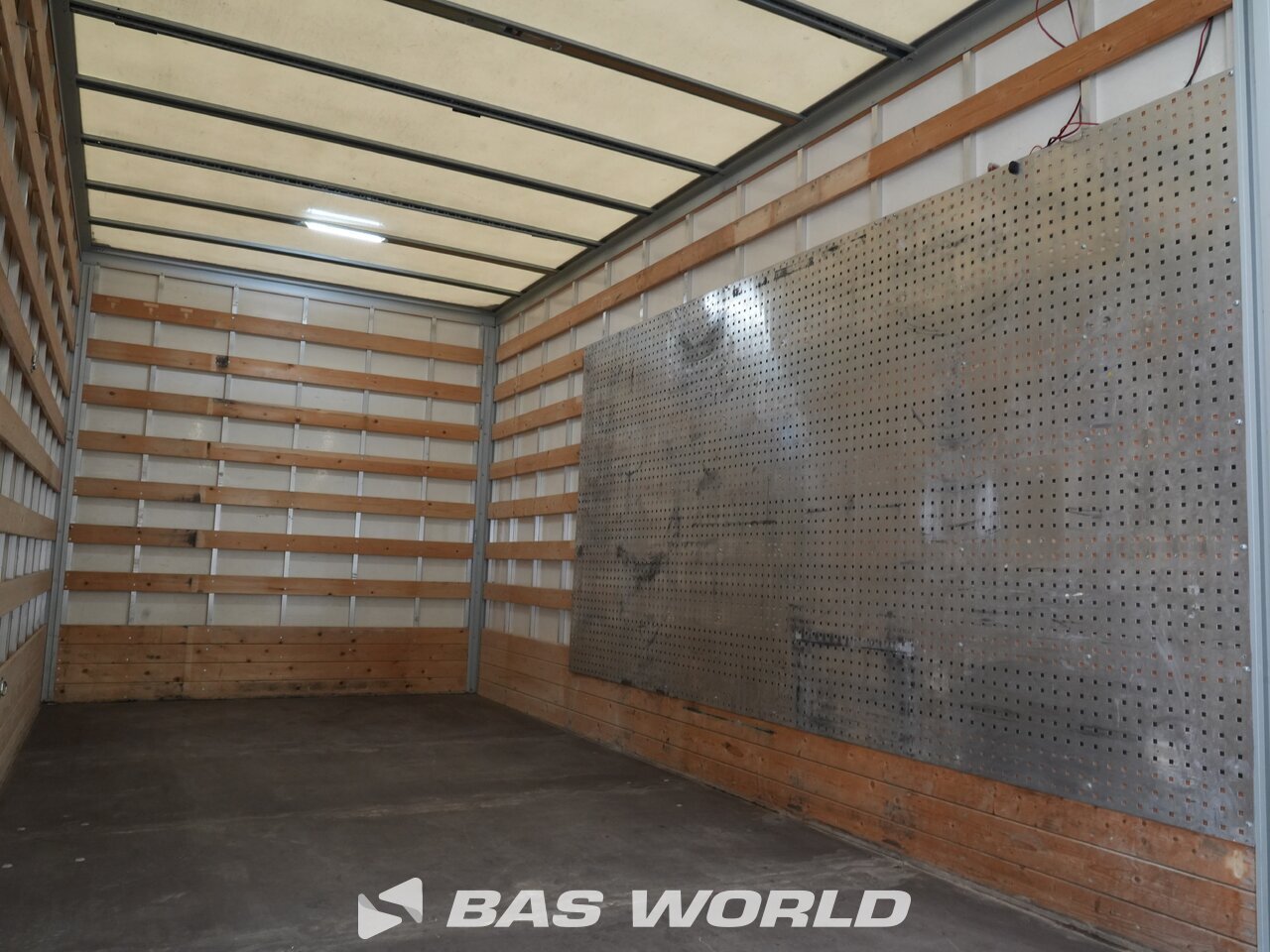 Other : Peugeot Boxer 140PK Stängda lastbilskarosser