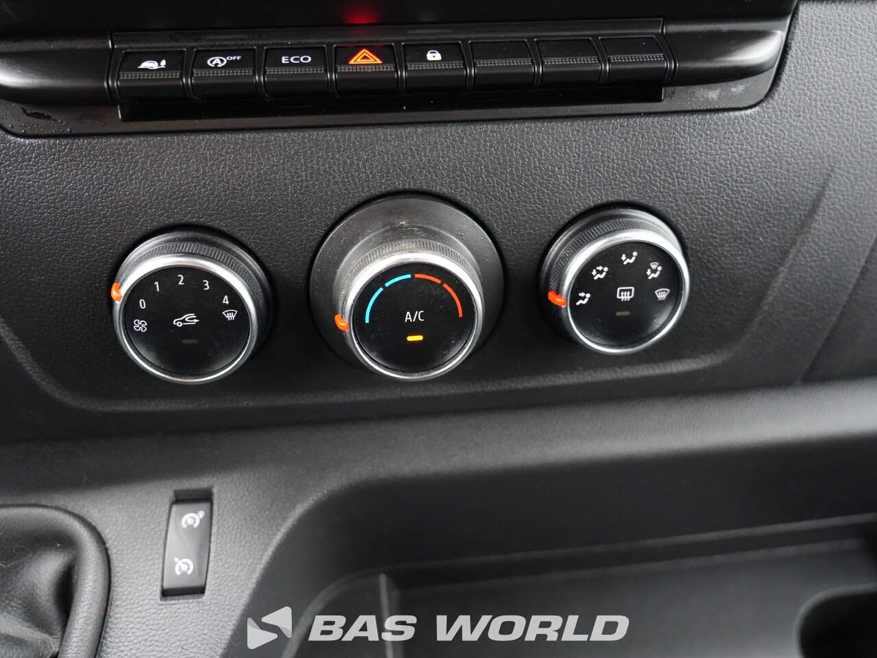 Other : Renault Master 145PK Open