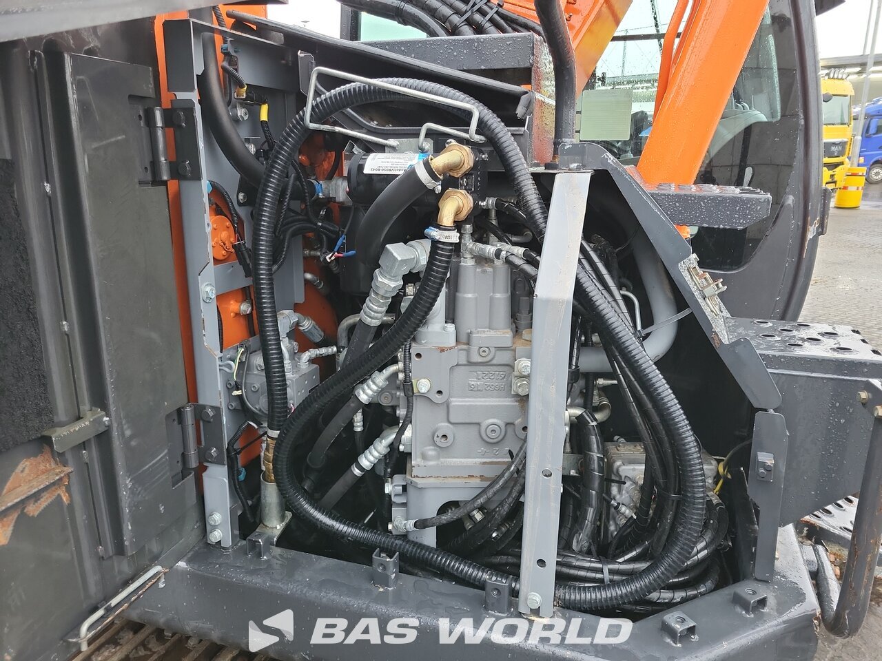 Other : Hitachi ZX135 US-6 Excavadora de cadenas