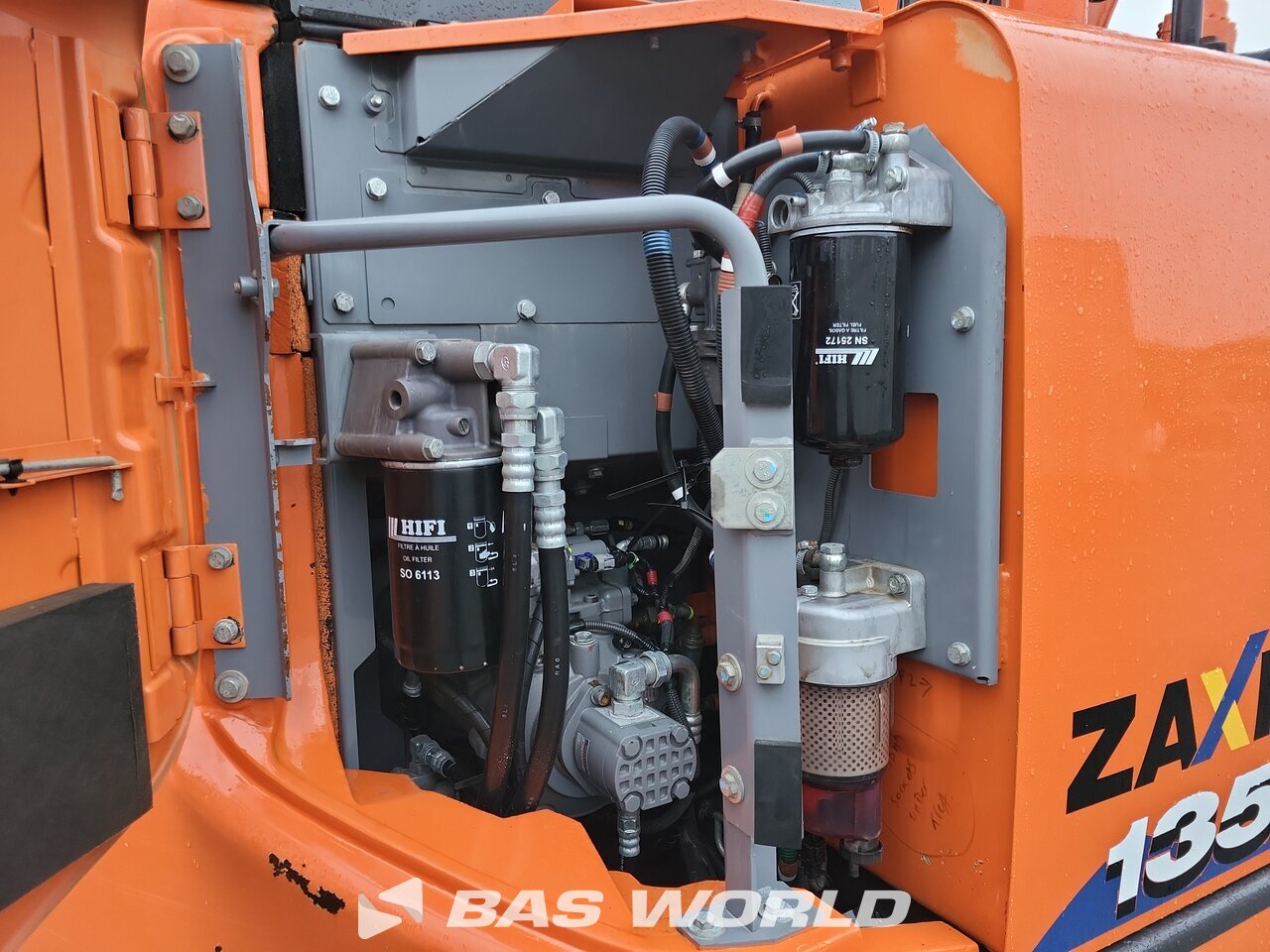Other : Hitachi ZX135 US-6 Excavadora de cadenas