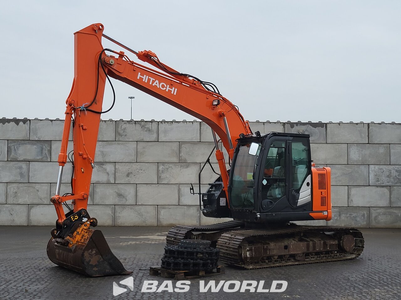 Hitachi ZX135 US-6 Crawler excavators - BAS World