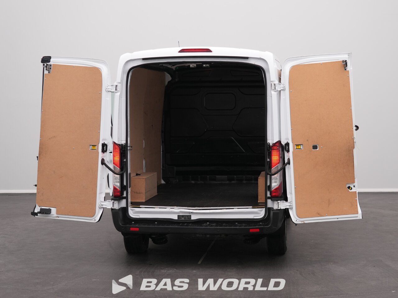 Other : Ford e-Transit 184pk Closed box van