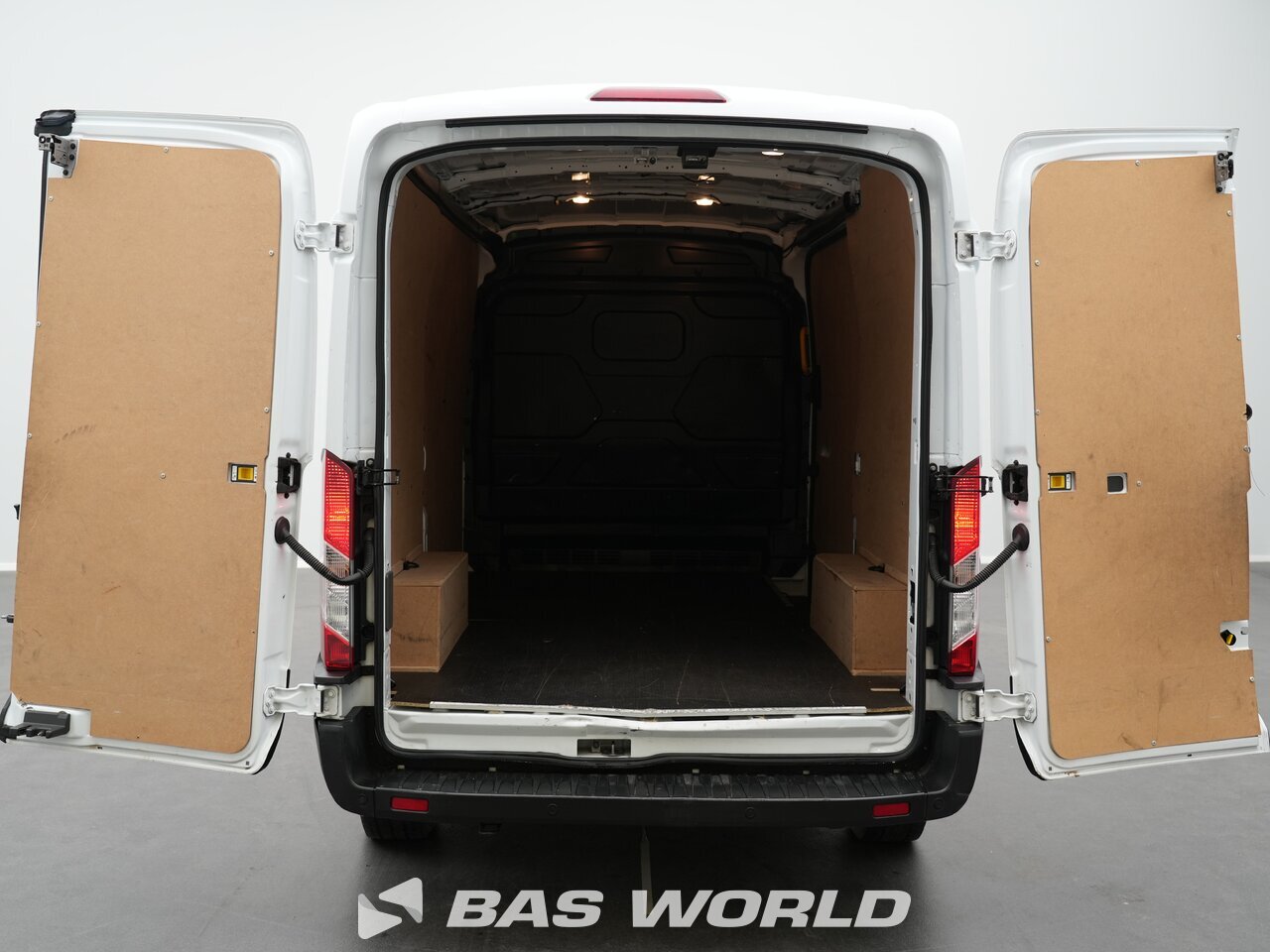 Other : Ford e-Transit 184pk Closed box van