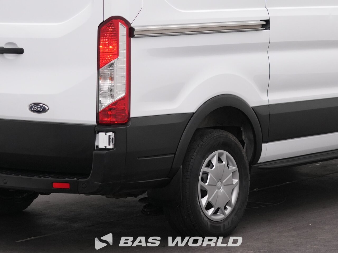 Other : Ford e-Transit 184pk Closed box van