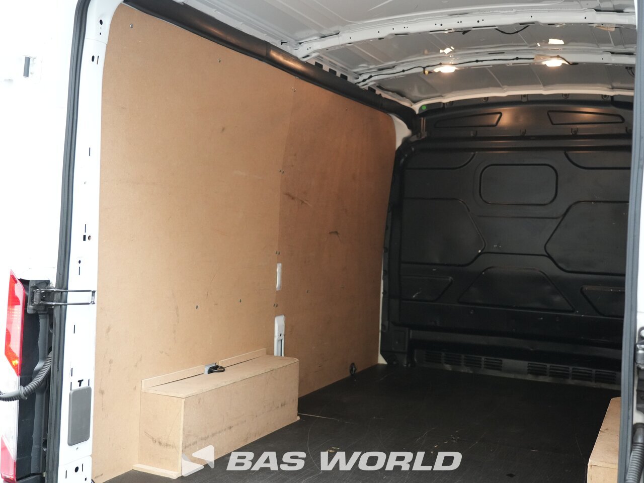 Other : Ford e-Transit 184pk Closed box van