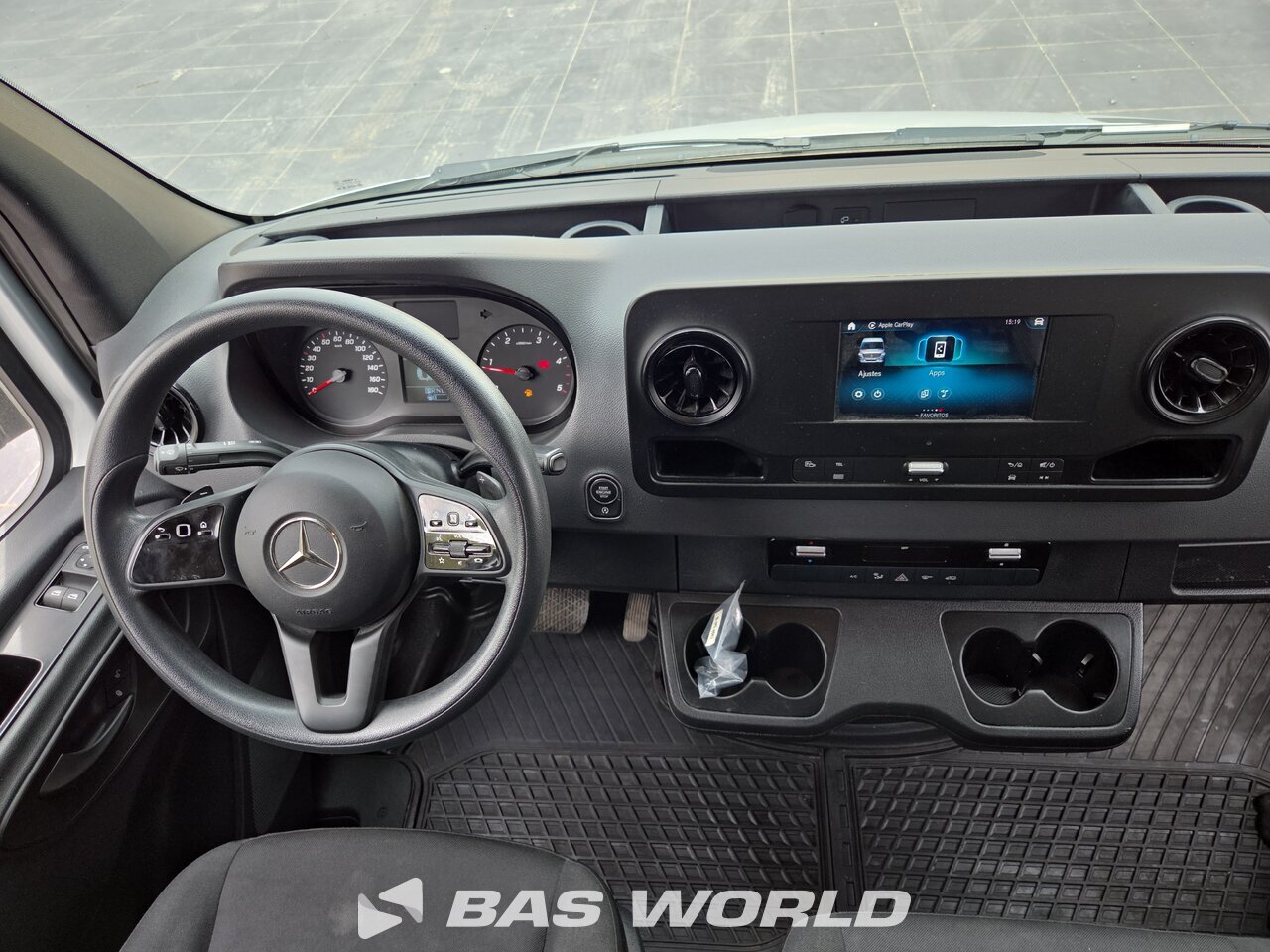 Other : Mercedes Sprinter 215 CDI شاحنة خفيفة بصندوق مغلق