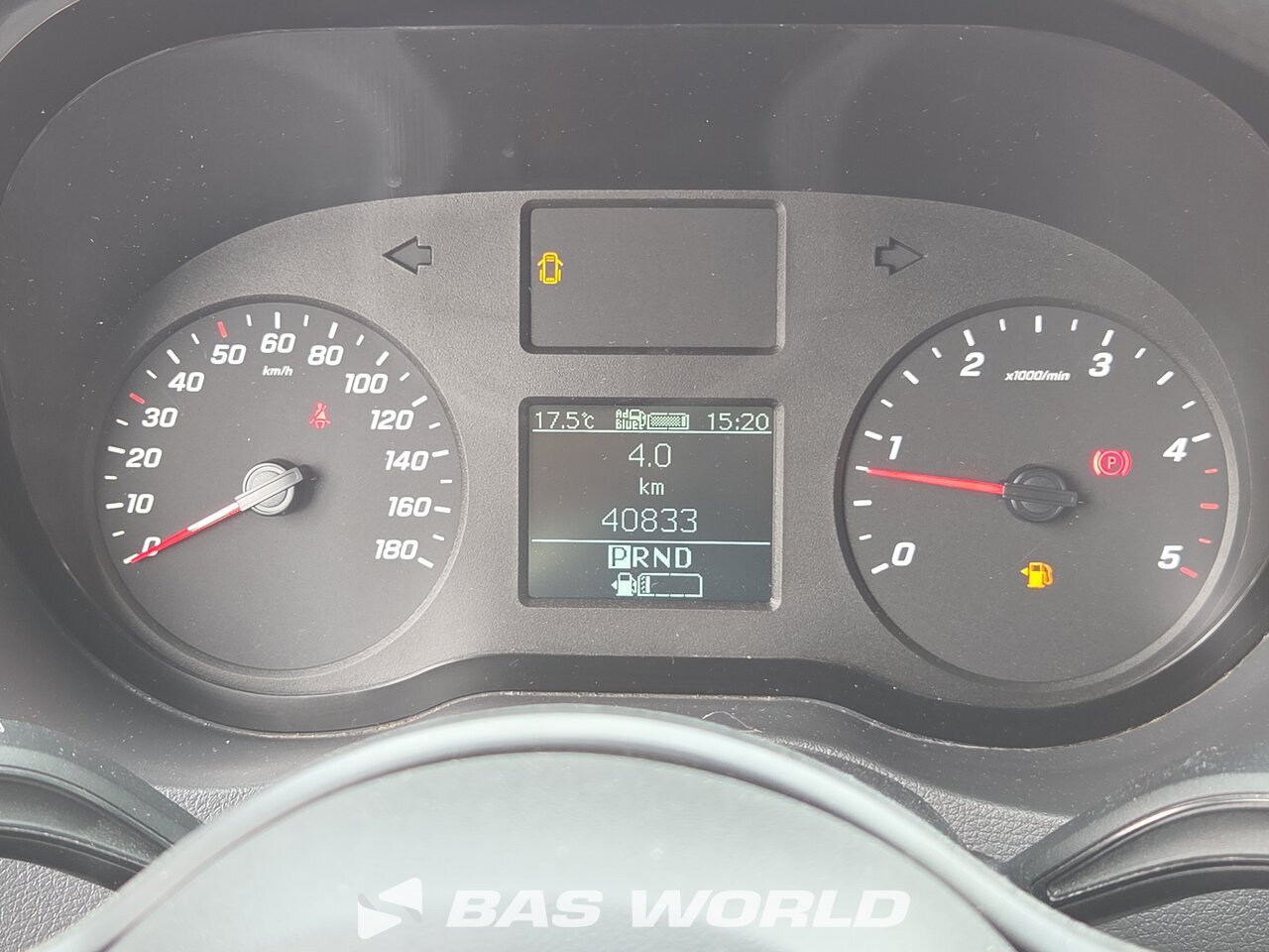 Other : Mercedes Sprinter 215 CDI شاحنة خفيفة بصندوق مغلق