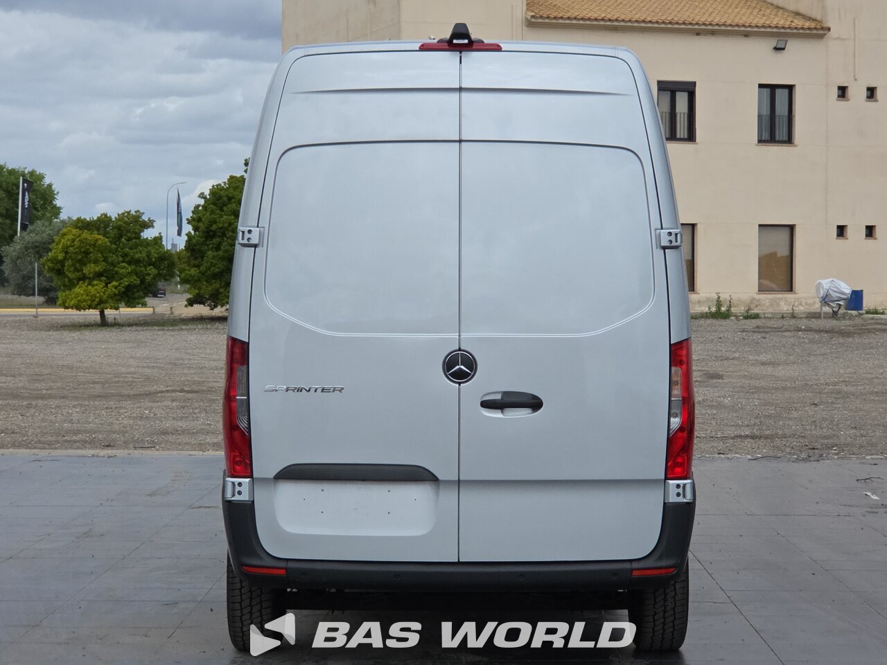 Other : Mercedes Sprinter 215 CDI شاحنة خفيفة بصندوق مغلق