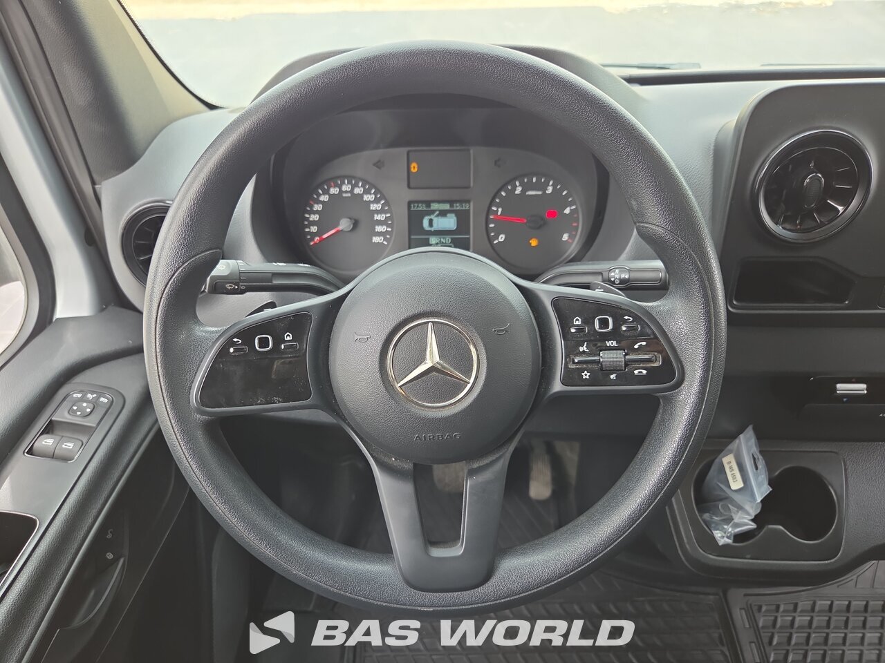 Other : Mercedes Sprinter 215 CDI شاحنة خفيفة بصندوق مغلق