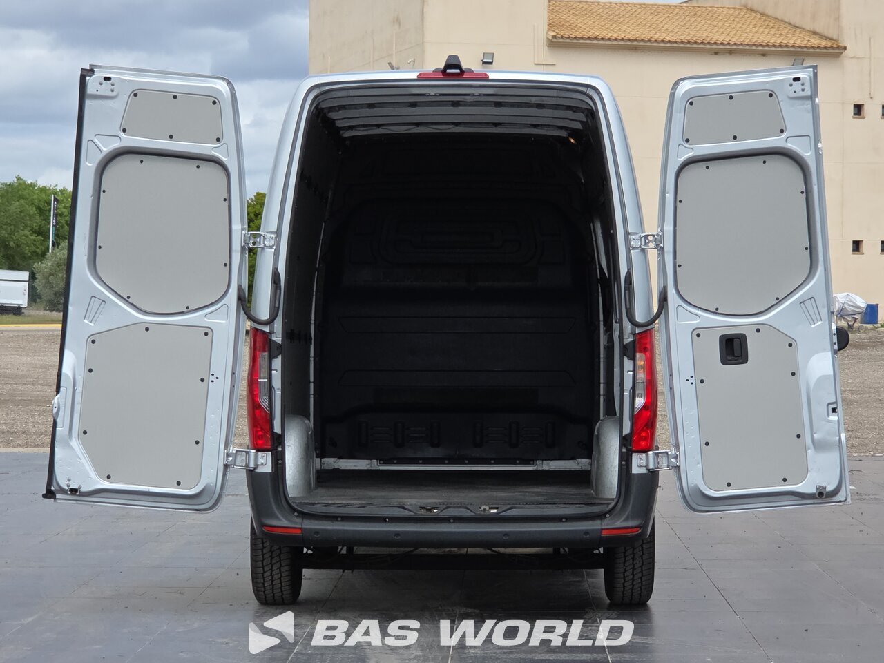 Other : Mercedes Sprinter 215 CDI شاحنة خفيفة بصندوق مغلق