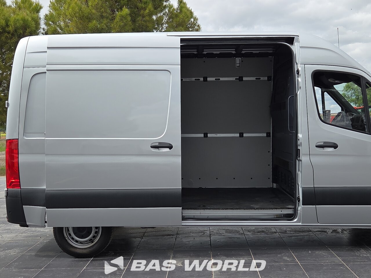 Other : Mercedes Sprinter 215 CDI شاحنة خفيفة بصندوق مغلق