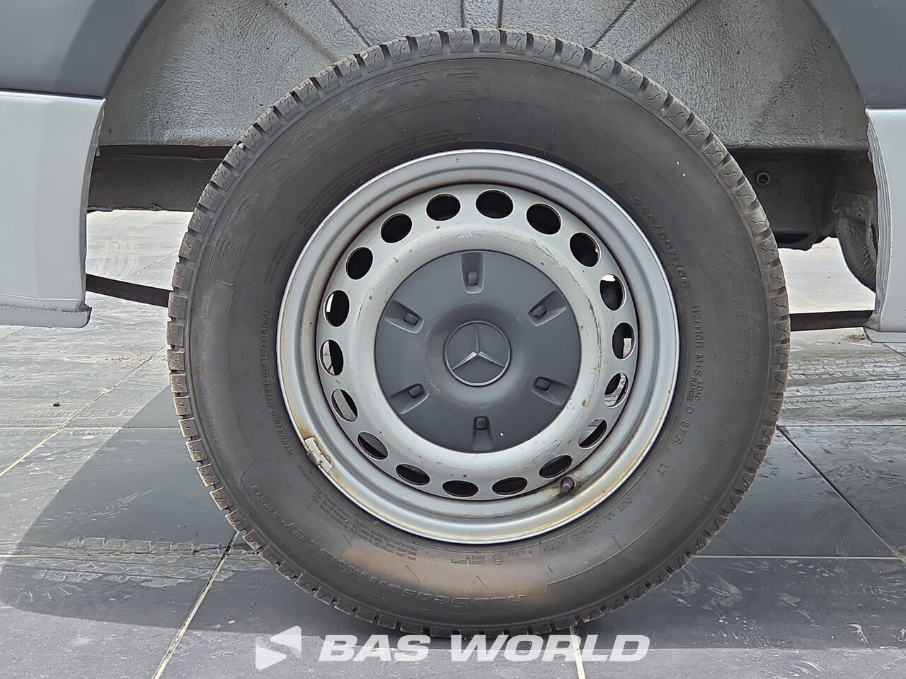 Other : Mercedes Sprinter 215 CDI شاحنة خفيفة بصندوق مغلق