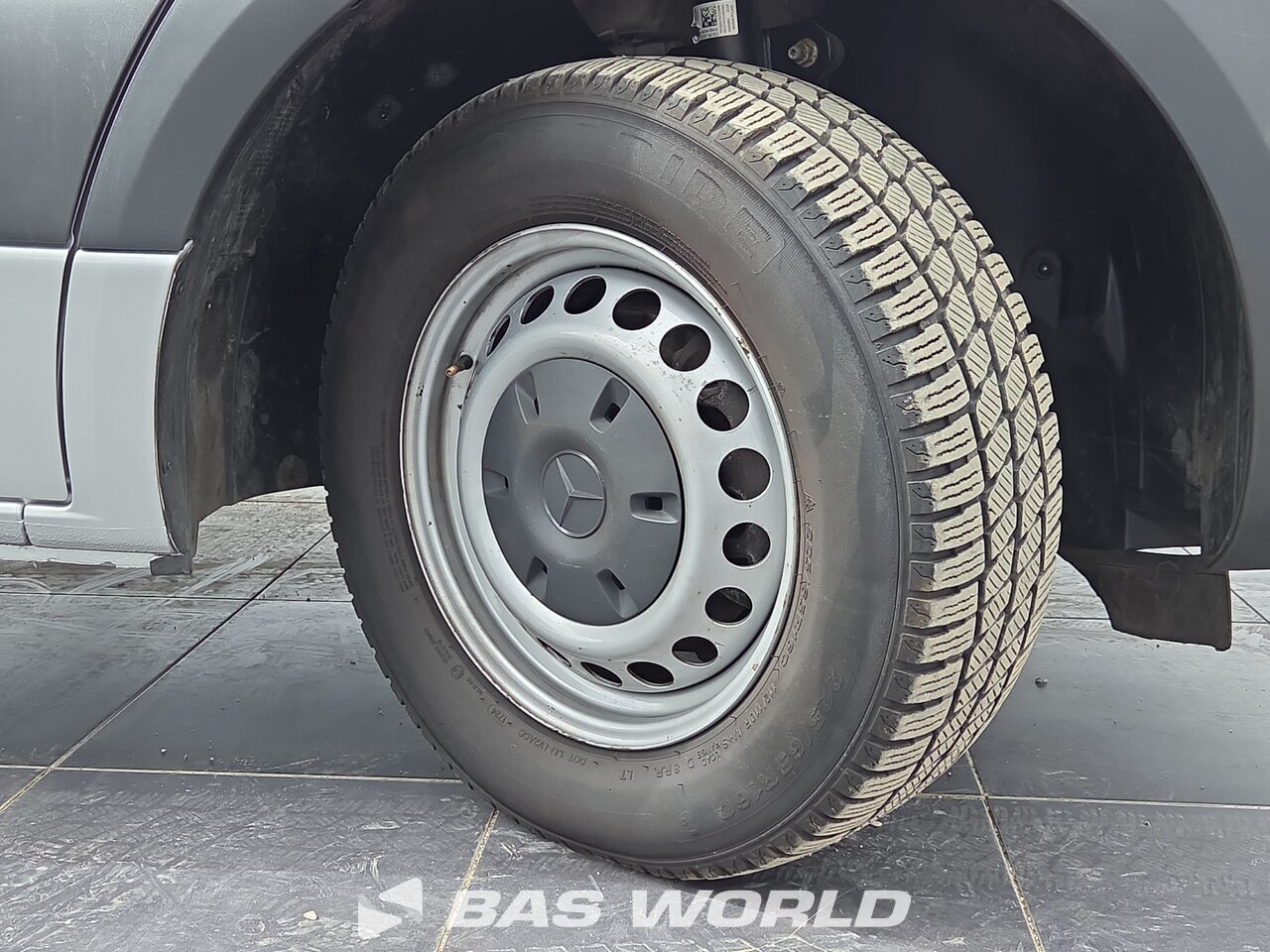 Other : Mercedes Sprinter 215 CDI شاحنة خفيفة بصندوق مغلق