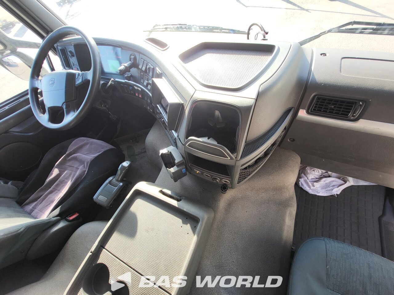 Other : Volvo FM 370 Камиони с кран с кука