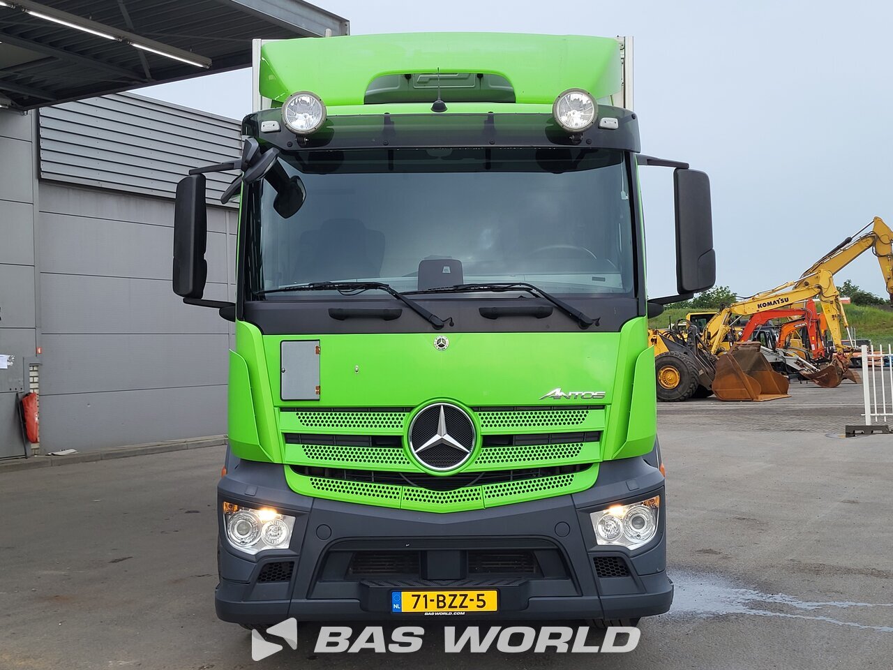 Other : Mercedes Antos 1827 Carrosseries fourgons